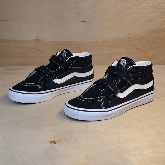 Vans Sk8-Mid Reissue V Black And True White Sneakers - Picture 4 of 9